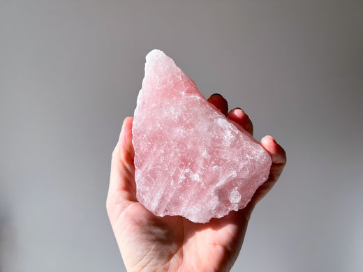 Rose Quartz: Spiritual Meaning & Healing Properties