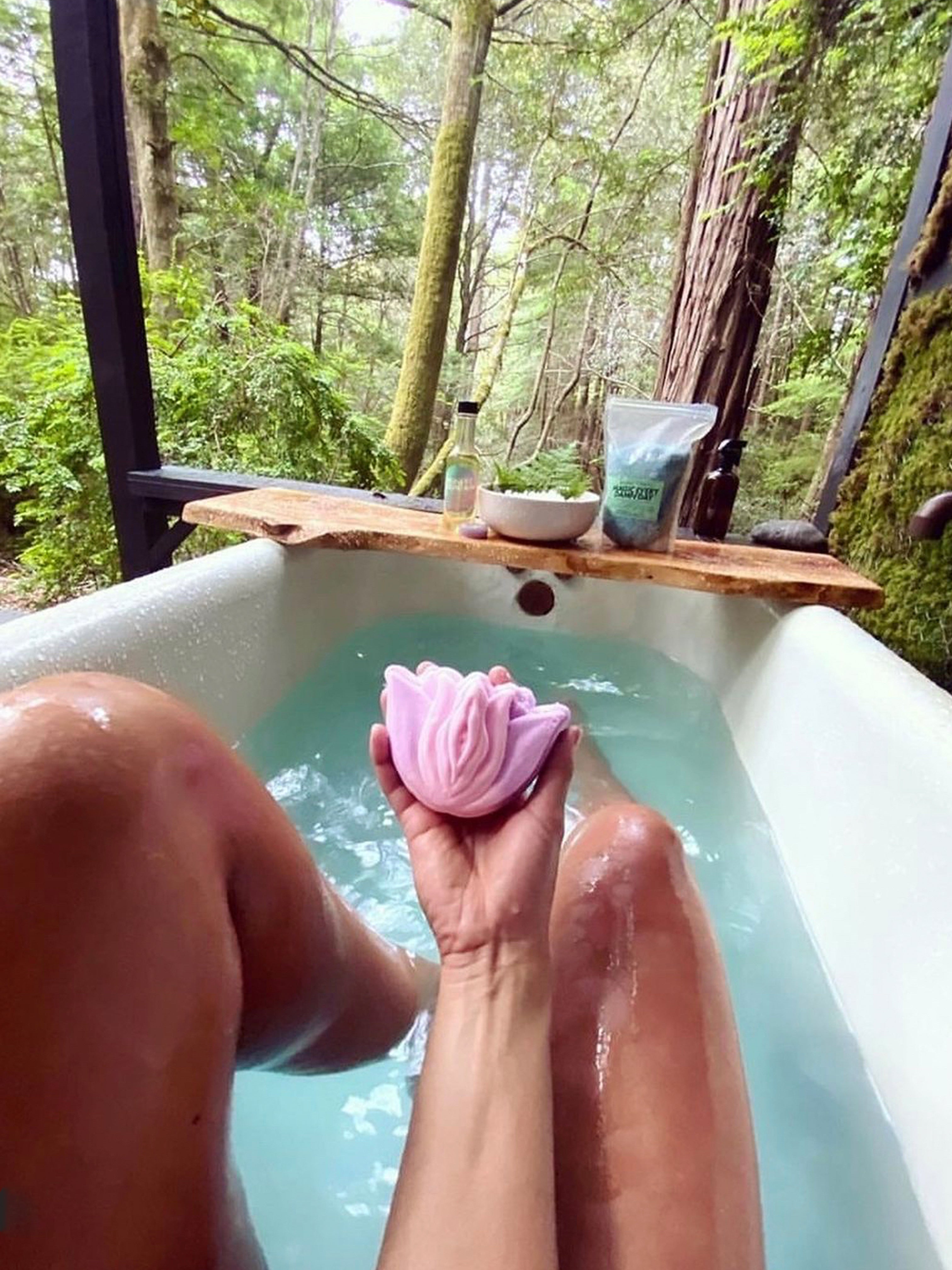 How to Create a Relaxing Bath Routine at Home