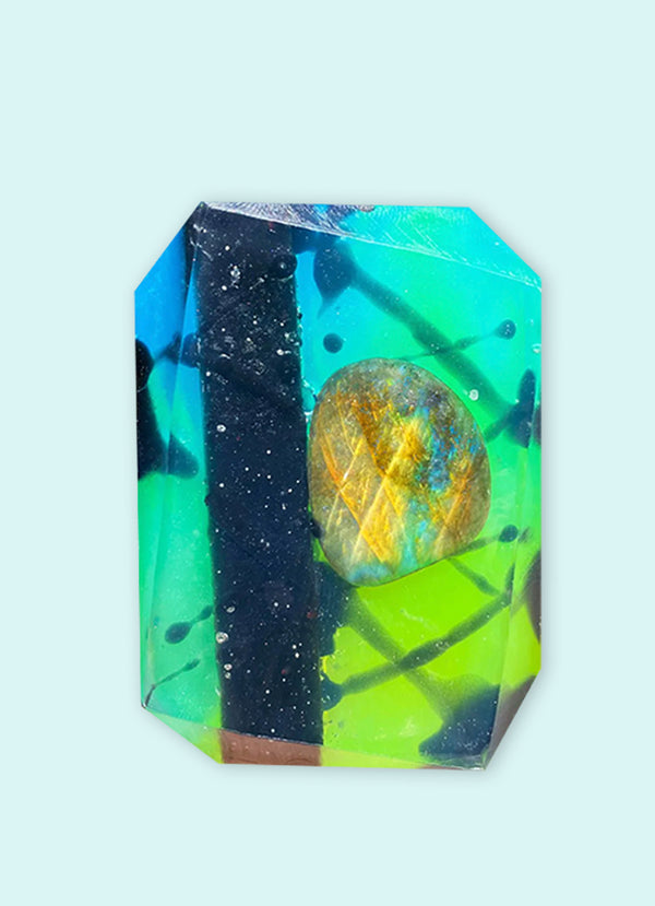 Evening Aurora soap by Crystal Bar Studio featuring an amethyst crystal, handcrafted vegan bar soap inspired by the colors of the northern lights for calmness and balance.